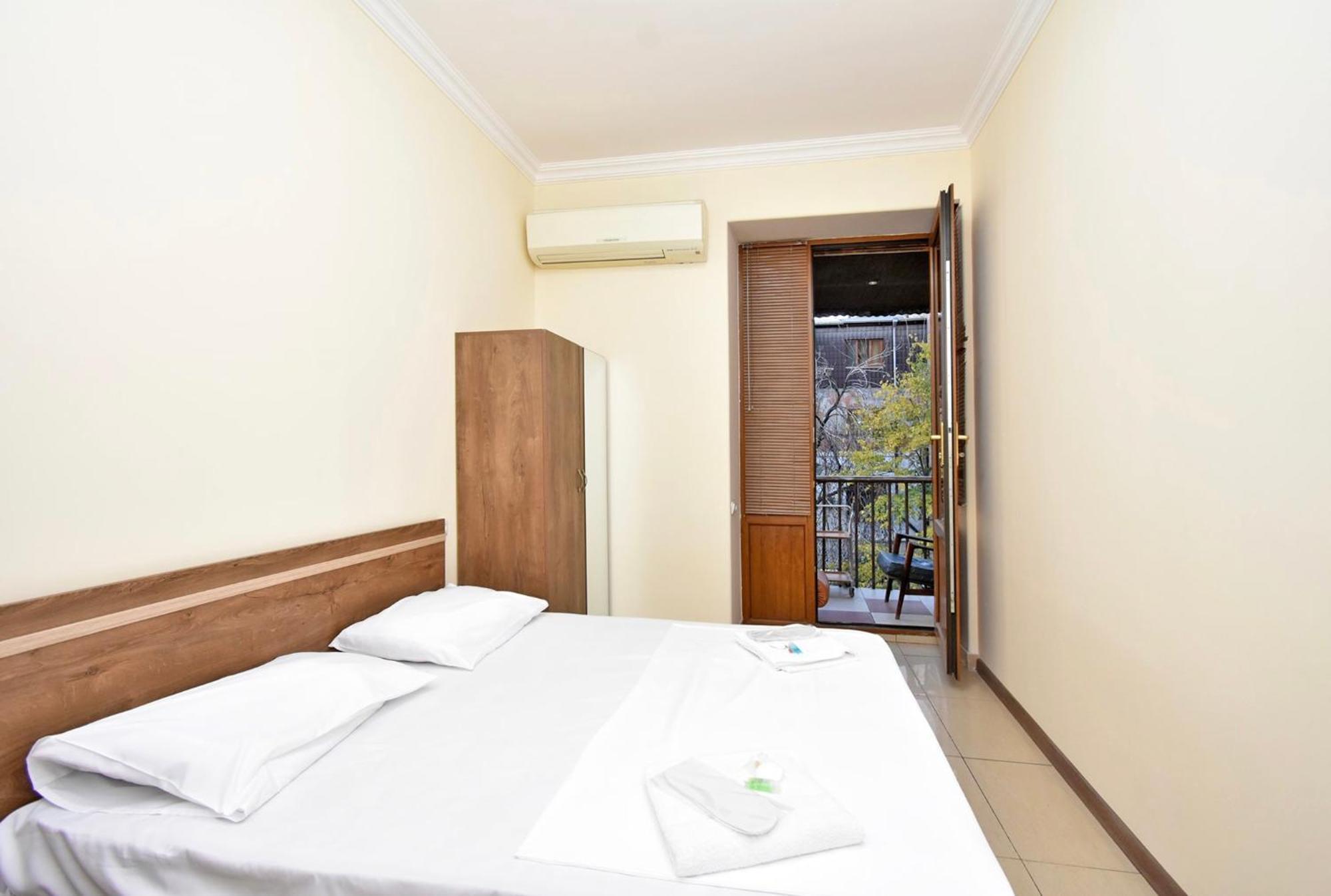 Hotel Costa Jerevan Buitenkant foto