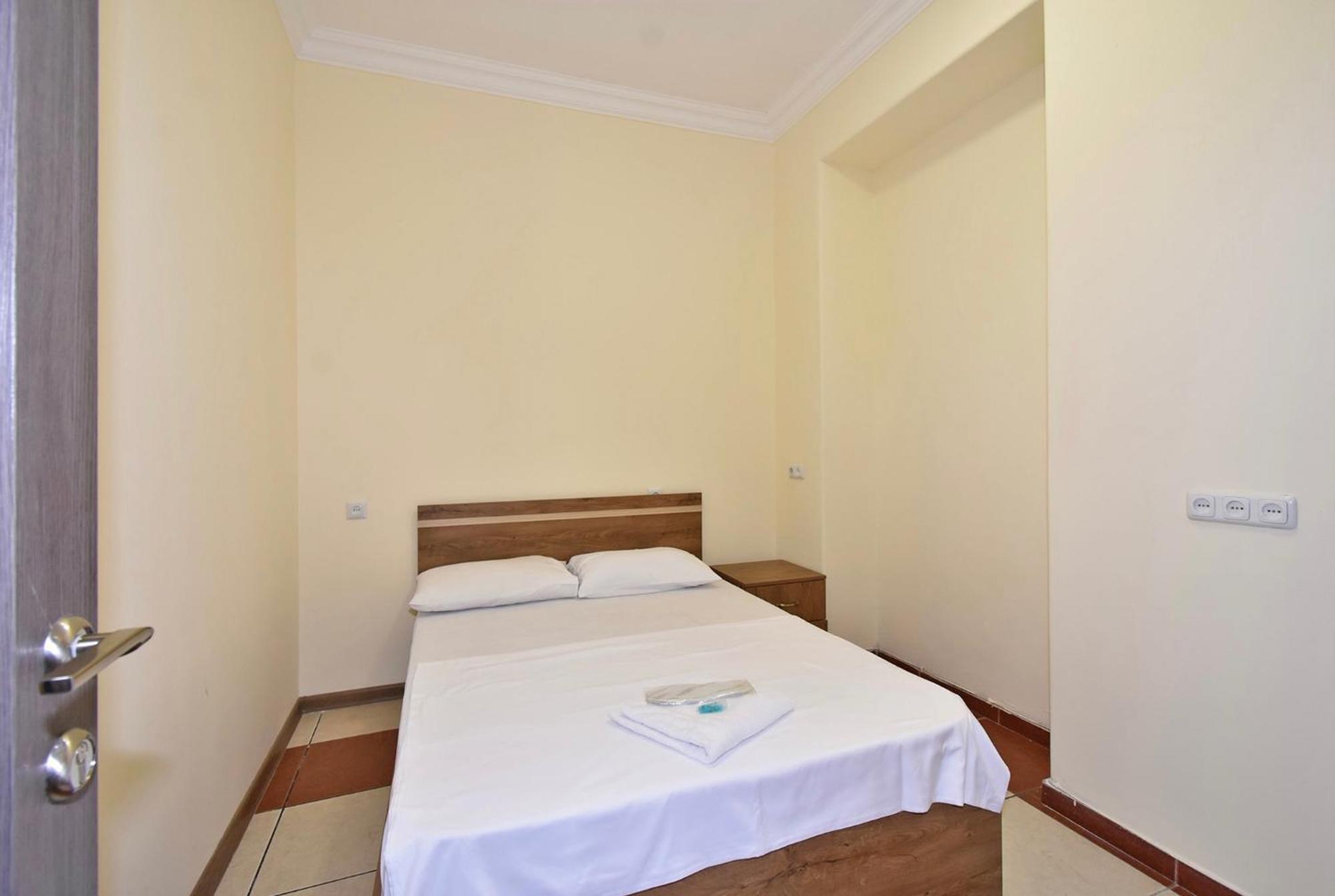 Hotel Costa Jerevan Buitenkant foto