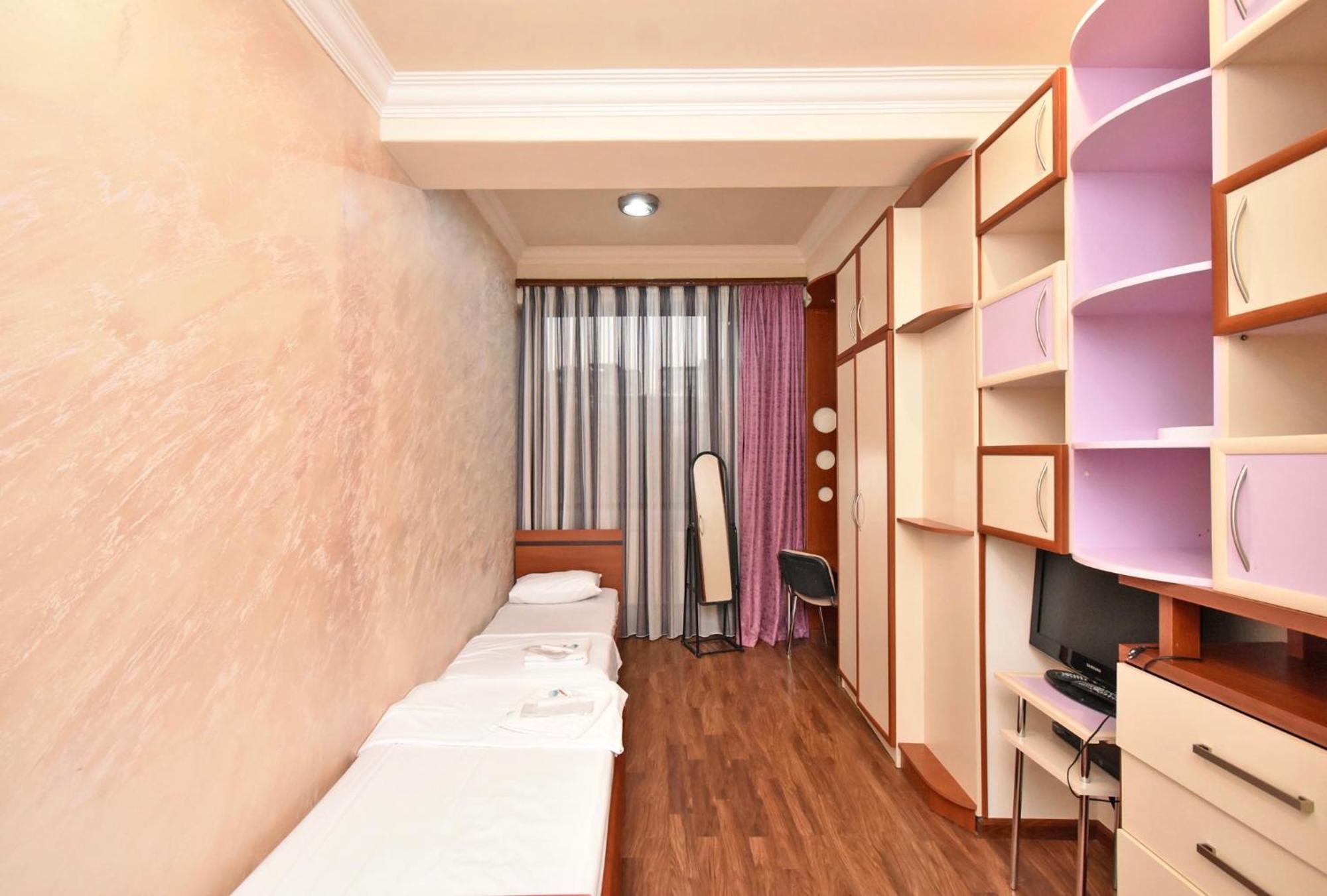Hotel Costa Jerevan Buitenkant foto