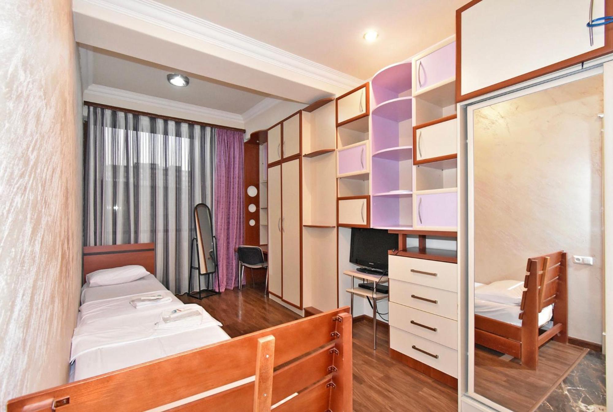 Hotel Costa Jerevan Buitenkant foto